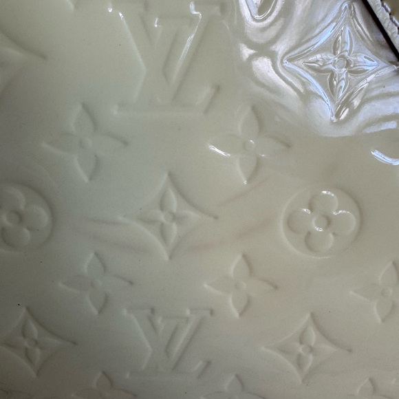 Authentic Louis Vuitton Alma Citrine Bag. - Picture 7 of 15